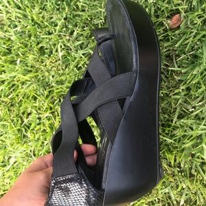 Cute, scrappy, black wedges